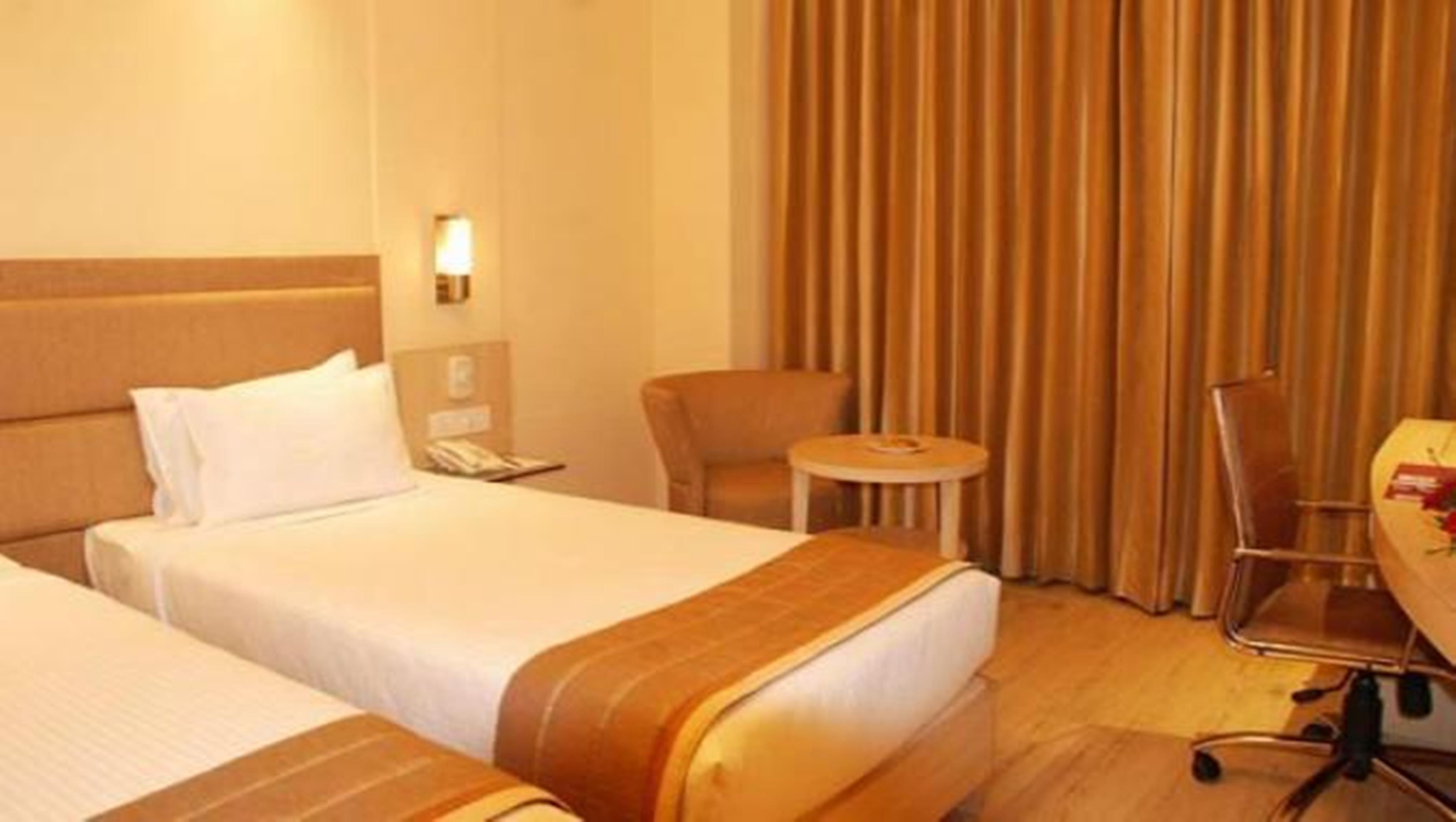 Sarovar Portico Naraina, Hotel Új-Delhi Kültér fotó
