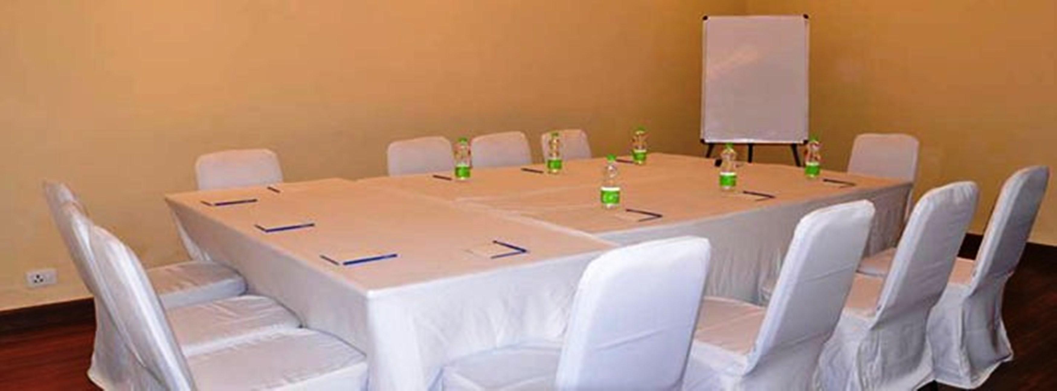 Sarovar Portico Naraina, Hotel Új-Delhi Kültér fotó
