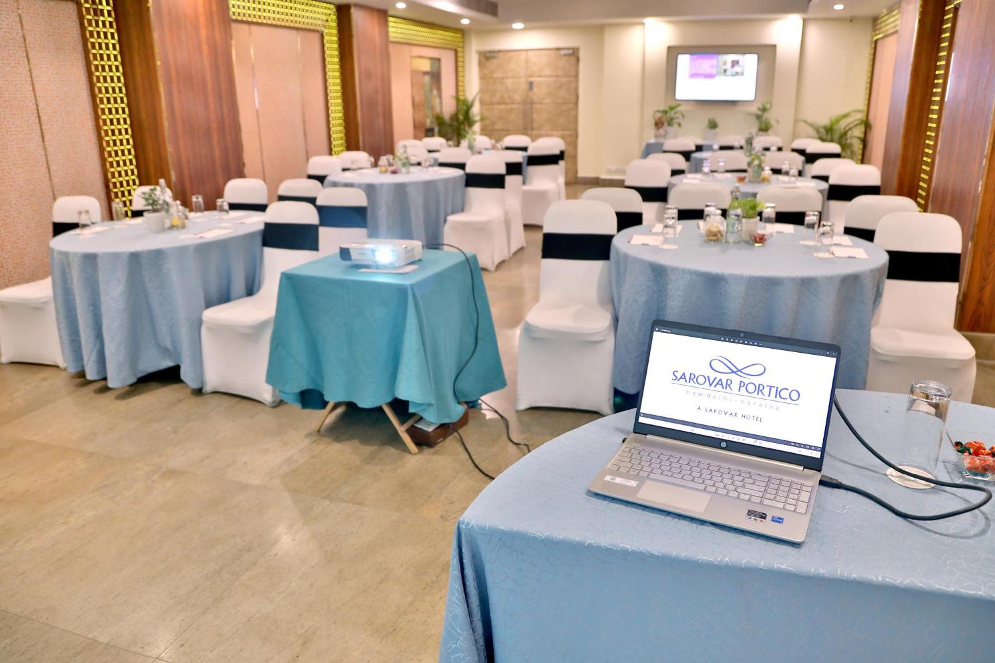 Sarovar Portico Naraina, Hotel Új-Delhi Kültér fotó