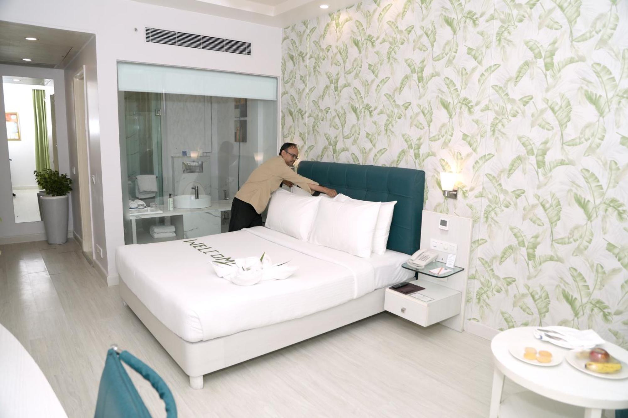 Sarovar Portico Naraina, Hotel Új-Delhi Kültér fotó