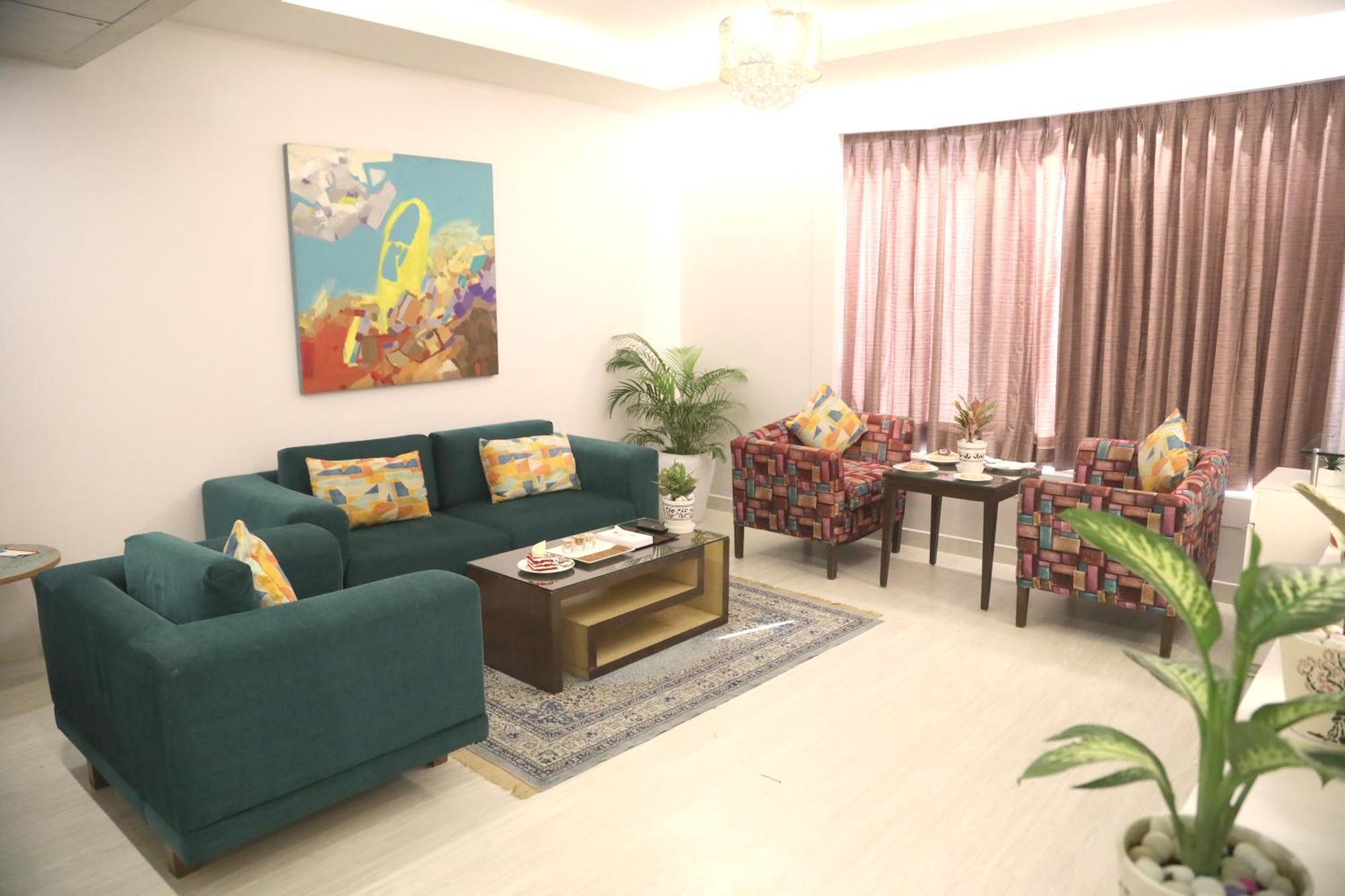 Sarovar Portico Naraina, Hotel Új-Delhi Kültér fotó