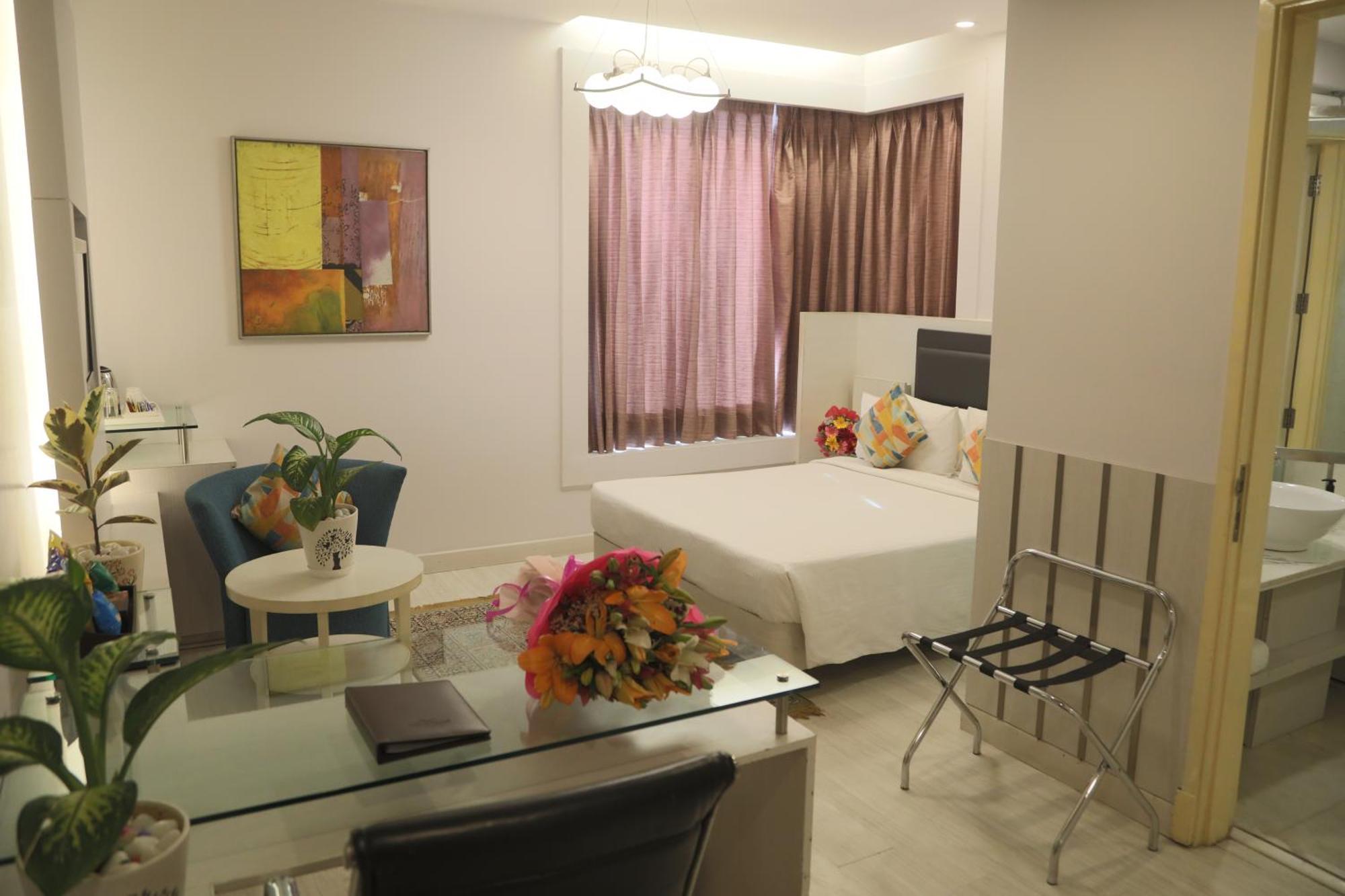 Sarovar Portico Naraina, Hotel Új-Delhi Kültér fotó