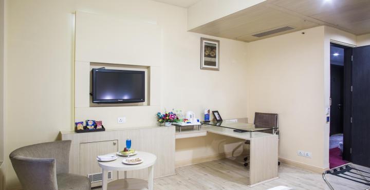 Sarovar Portico Naraina, Hotel Új-Delhi Kültér fotó